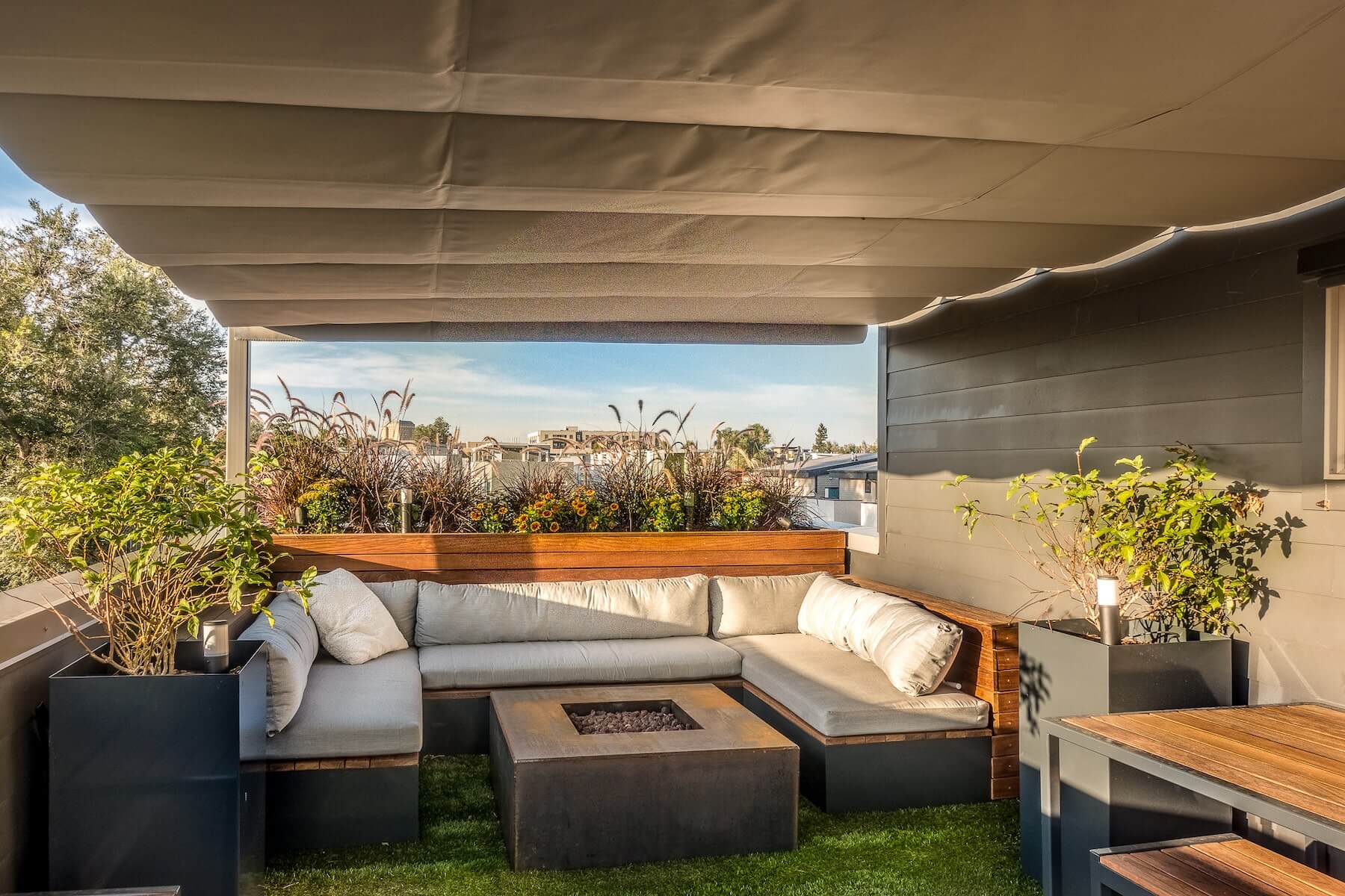 Lounge With Canopy