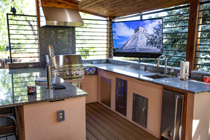 custom outdoor kitchen
